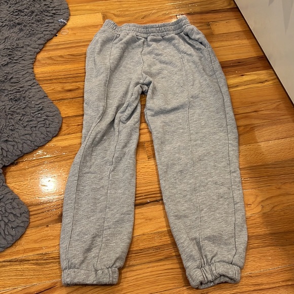 Zara Sweatpants - Picture 2 of 3